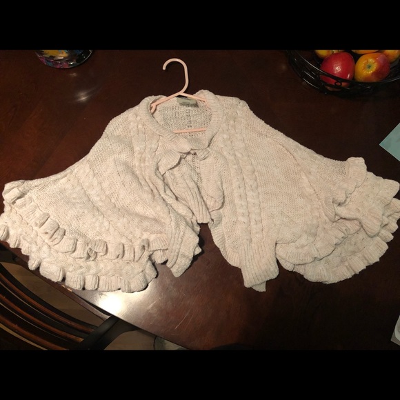 🌟NWT🌟Cute Ruffled Shawl 2T - Picture 4 of 4